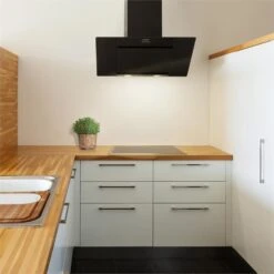 Zola Dunstabzugshaube Umluftset 90cm 635m³/h Aktivkohlefilter Schwarz -Haushaltsgeräte Store 60002282 yy 0003 ambient Klarstein Zola 90 Dunstabzugshaube